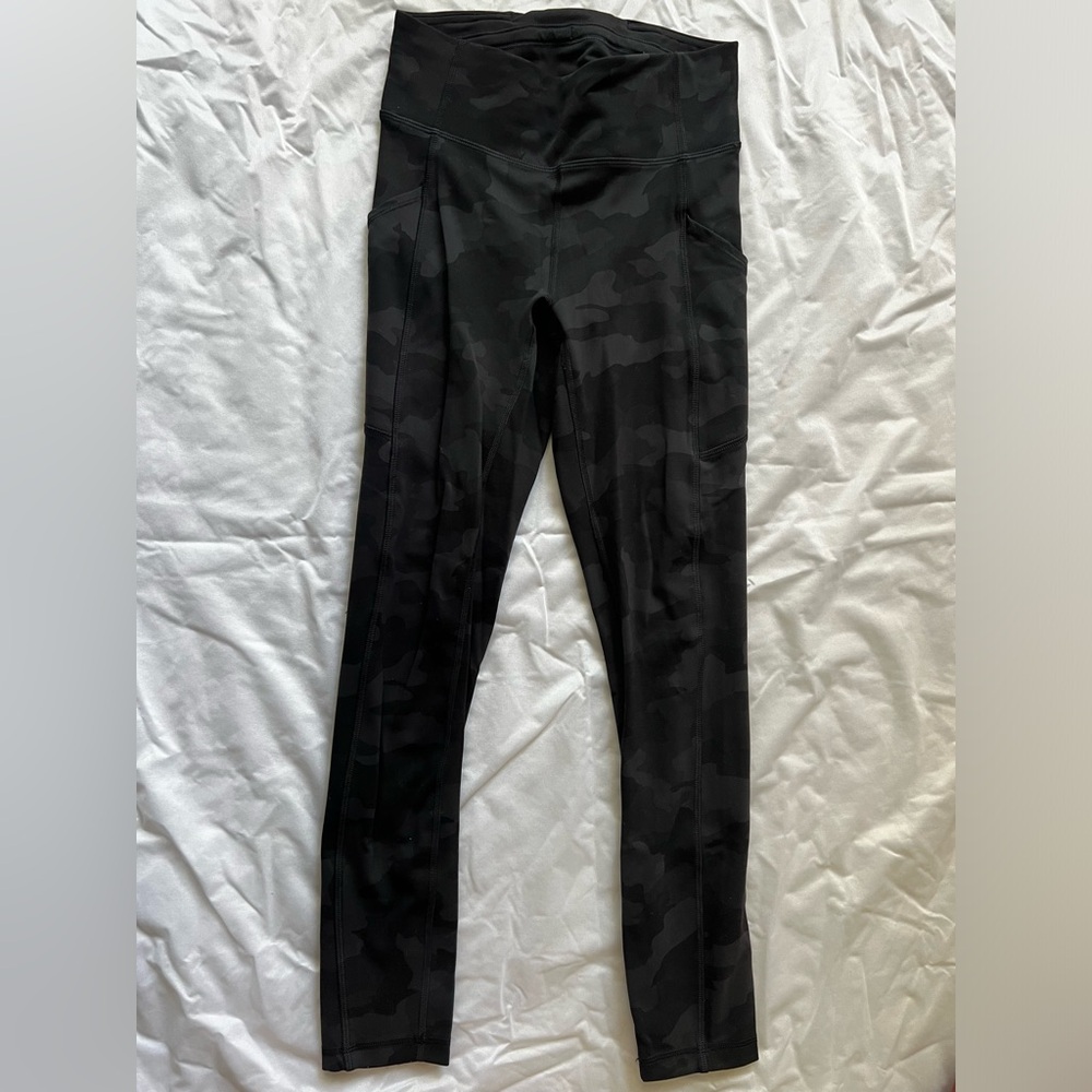 Lululemon Fast & Free leggings. Size 4. Color- Camo gray and black.